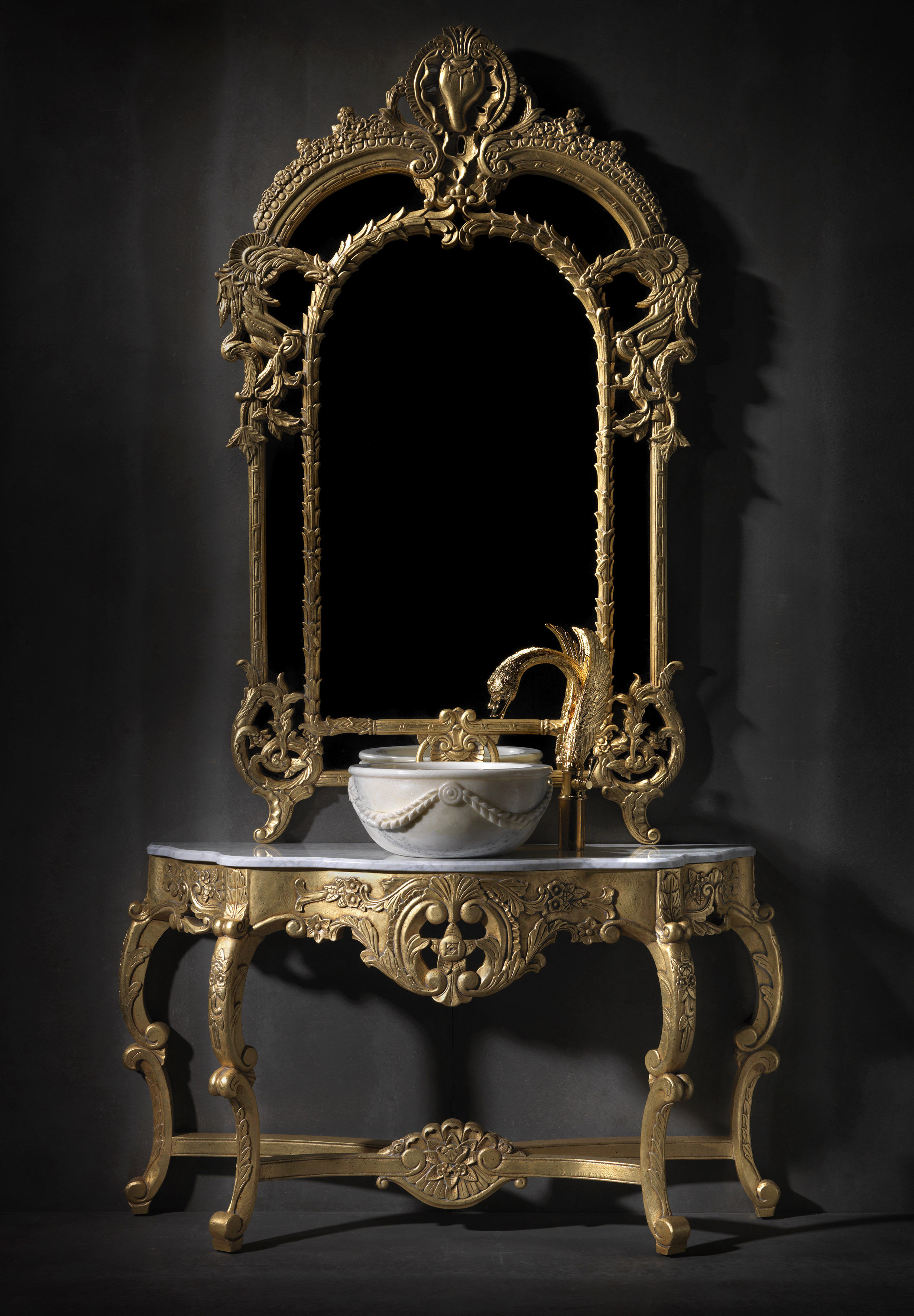 An opulent, handcrafted bathroom accessories by Bronces Mestre